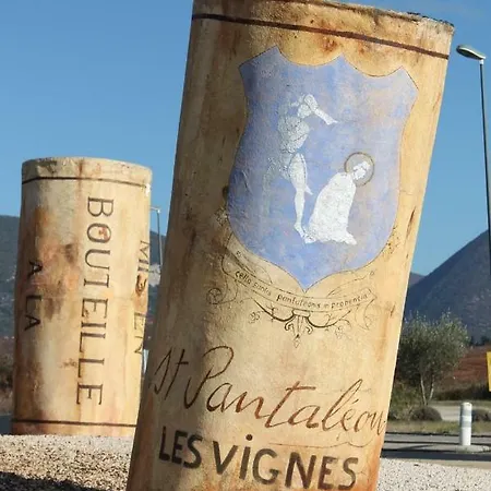 Maison Sous Les Platanes Casa de Férias Saint-Pantaléon-les-Vignes