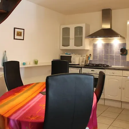 Casa de Férias Maison Sous Les Platanes